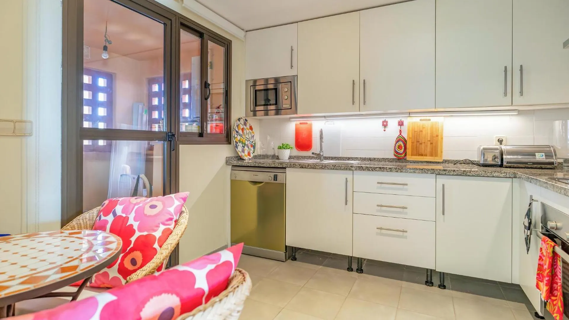 2 Bedroom Stunning Apartment In Casares