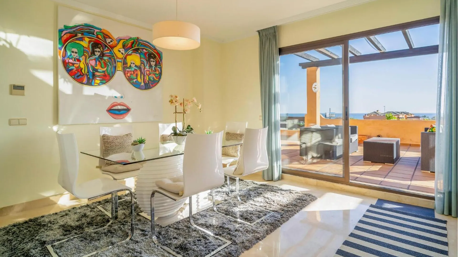 2 Bedroom Stunning Apartment In 卡萨雷斯 西班牙